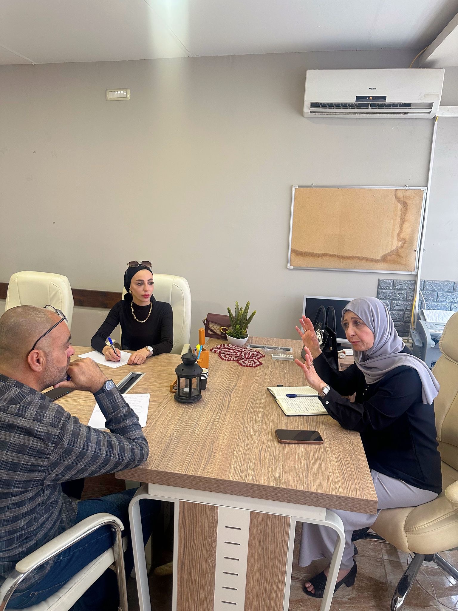 اجتماع تحضيري لتنفيذ الملتقى التربوي  حين تنقذ جنين أطفالها في ظل الأزمات / دور المؤسسات