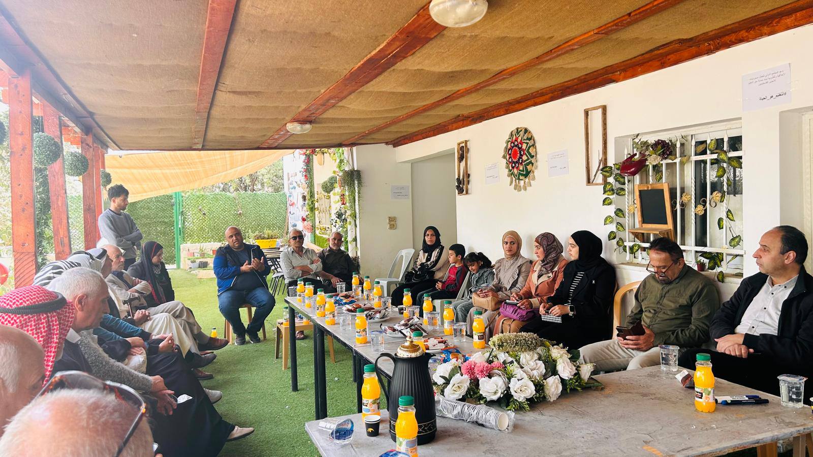 نظّمت تعاونية جنوب الخليل التعليمية بالشراكة مع ملتقى سواعد شباب الغد سلسلة ورش توعوية حملت عنوان التعليم في حالات الطوارئ