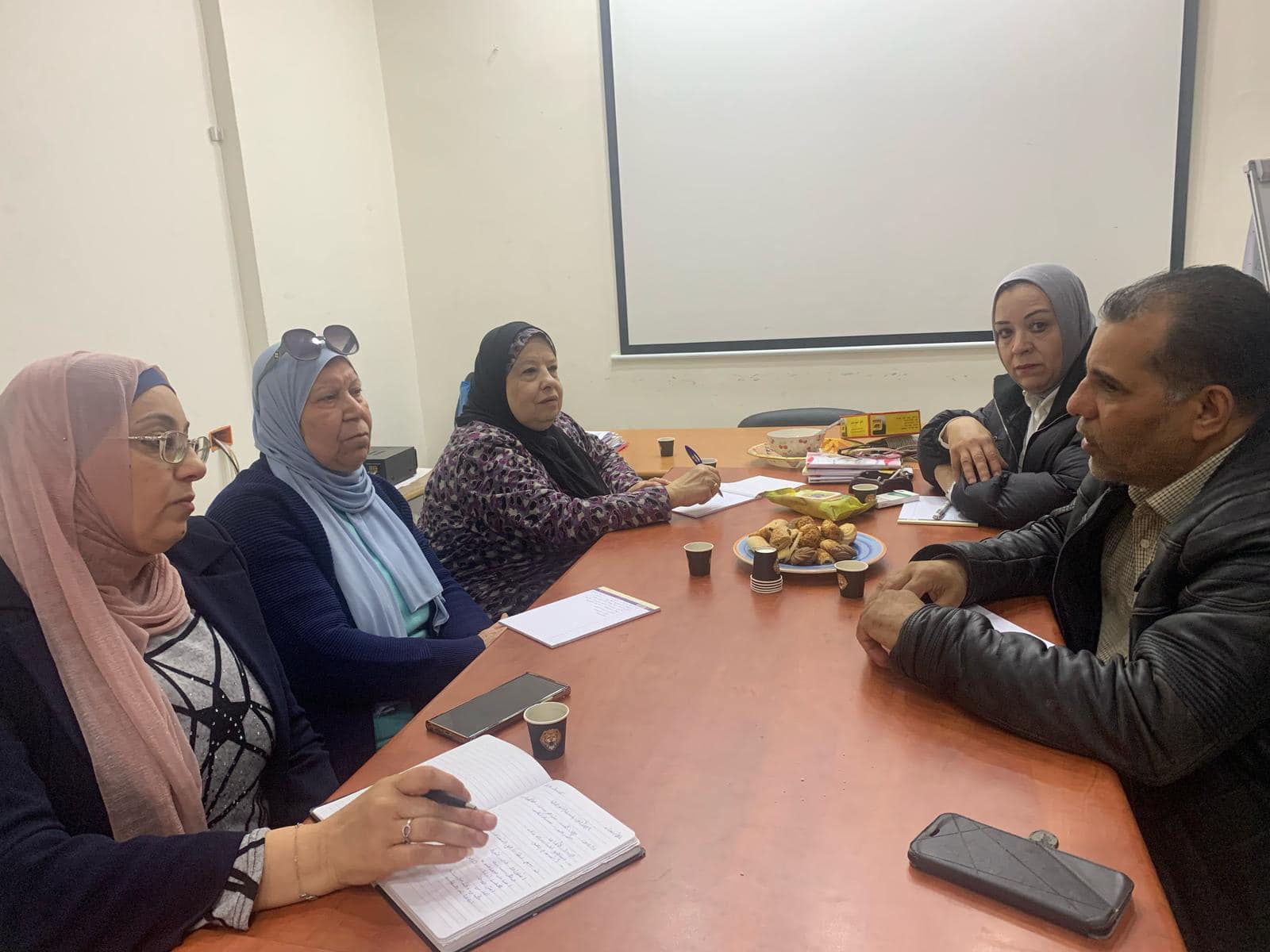 تعاونية نابلس تنطلق باجتماعها الأول وتضع أسس العمل المشترك وتحضيرات أسبوع العمل العالمي